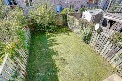 Photo 11 at 22 Michelle Drive, East Woodbridge, Vaughan