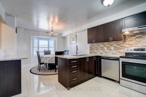 Photo 13 at 22 Michelle Drive, East Woodbridge, Vaughan