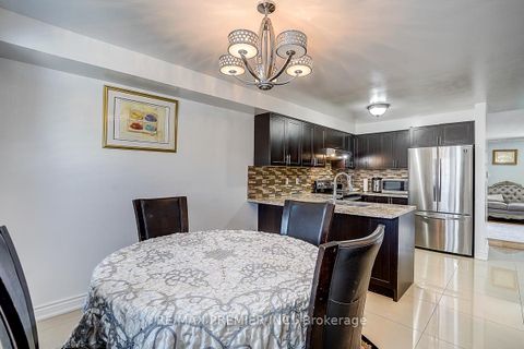Photo 18 at 22 Michelle Drive, East Woodbridge, Vaughan