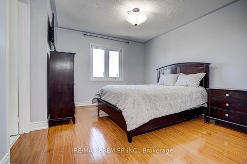 Photo 23 at 22 Michelle Drive, East Woodbridge, Vaughan