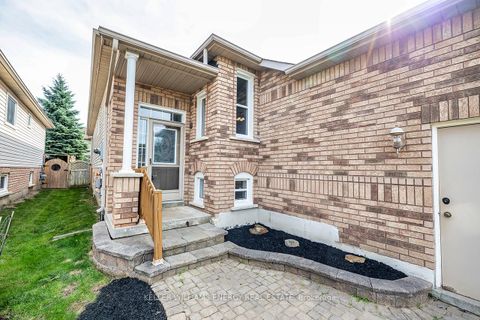 Photo 2 at 3 Willey Drive, Bowmanville, Clarington