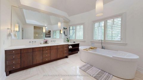 Photo 19 at 2 Gordon Road, Windfields, Toronto