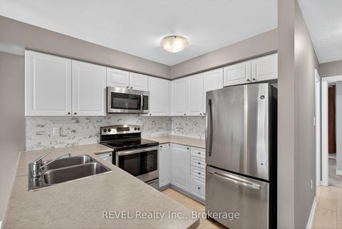 Photo 4 at 11 - 53 Ferndale Drive S, Ardagh, Barrie Photo 4 at 11 - 53 Ferndale Drive S, Ardagh, Barrie