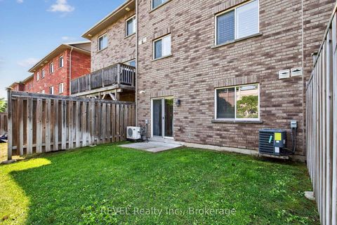 Photo 15 at 11 - 53 Ferndale Drive S, Ardagh, Barrie Photo 15 at 11 - 53 Ferndale Drive S, Ardagh, Barrie