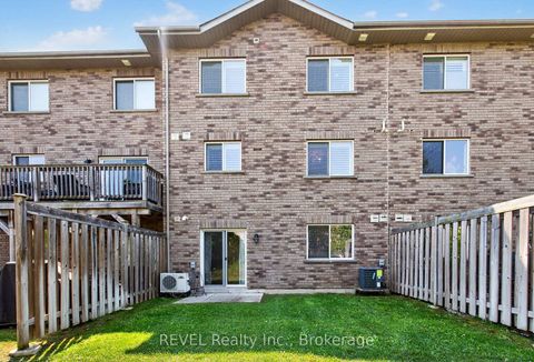 Photo 17 at 11 - 53 Ferndale Drive S, Ardagh, Barrie Photo 17 at 11 - 53 Ferndale Drive S, Ardagh, Barrie