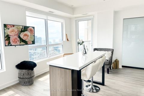 Photo 4 at 108 Peter Street, Waterfront Communities C1, Toronto