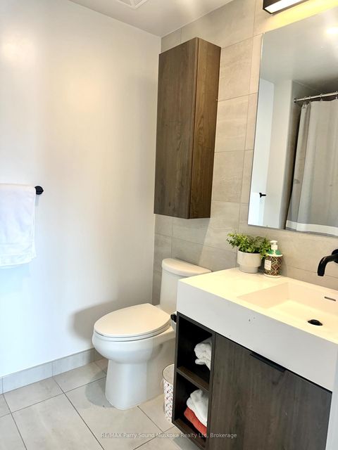 Photo 15 at 108 Peter Street, Waterfront Communities C1, Toronto