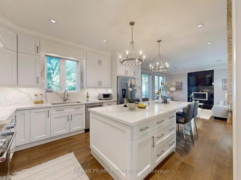 Photo 6 at 116 Pinegrove Avenue, Cliffside, Toronto