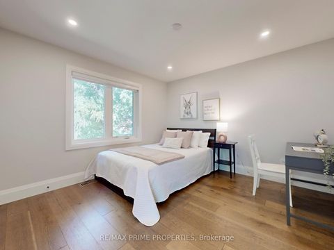 Photo 19 at 116 Pinegrove Avenue, Cliffside, Toronto