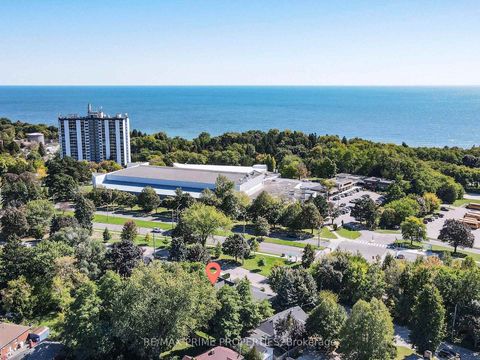 Photo 31 at 116 Pinegrove Avenue, Cliffside, Toronto