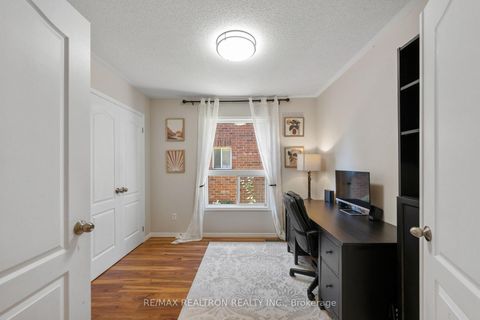 Photo 13 at 499 Silken Laumann Drive, Wyndham, Newmarket