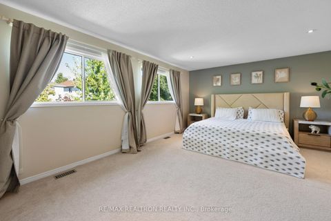 Photo 15 at 499 Silken Laumann Drive, Wyndham, Newmarket