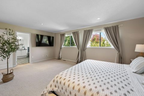 Photo 16 at 499 Silken Laumann Drive, Wyndham, Newmarket