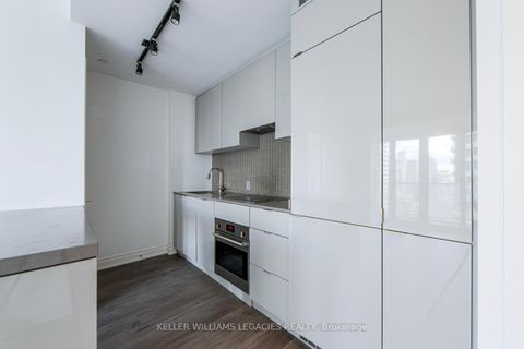 Photo 6 at 3705 - 7 Grenville Street, Bay Street Corridor, Toronto