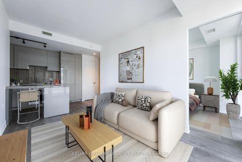 Photo 10 at 3705 - 7 Grenville Street, Bay Street Corridor, Toronto
