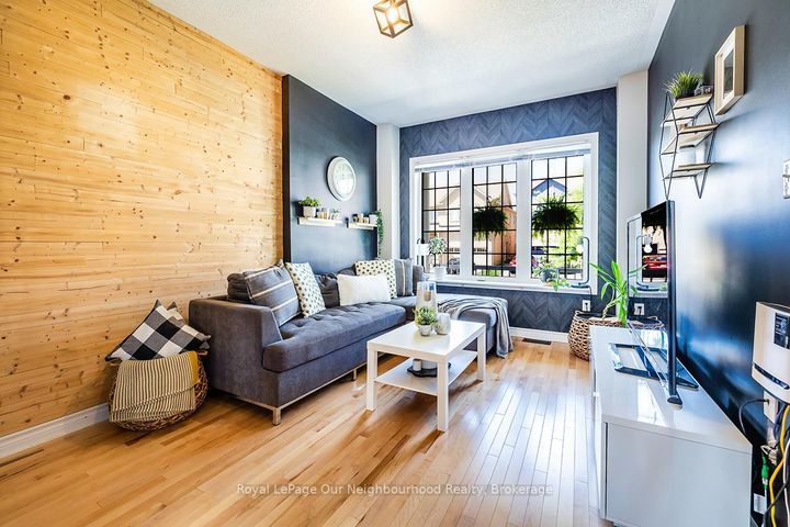 Photo 2 at 901 Groveland Avenue, Taunton, Oshawa