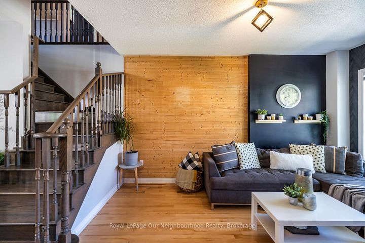 Photo 4 at 901 Groveland Avenue, Taunton, Oshawa
