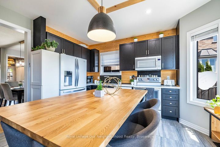 Photo 12 at 901 Groveland Avenue, Taunton, Oshawa
