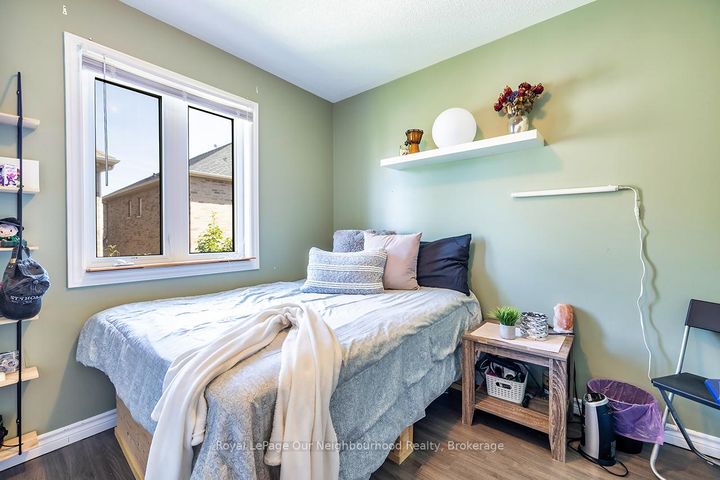 Photo 15 at 901 Groveland Avenue, Taunton, Oshawa