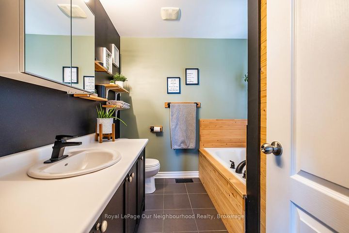 Photo 20 at 901 Groveland Avenue, Taunton, Oshawa