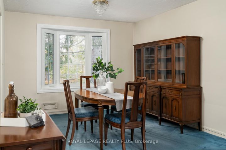 Photo 8 at 935 Hedge Drive, Lakeview, Mississauga