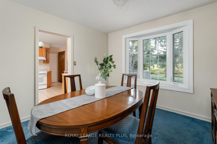 Photo 9 at 935 Hedge Drive, Lakeview, Mississauga