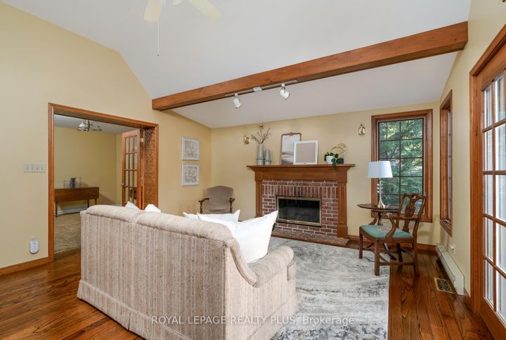 Photo 18 at 935 Hedge Drive, Lakeview, Mississauga