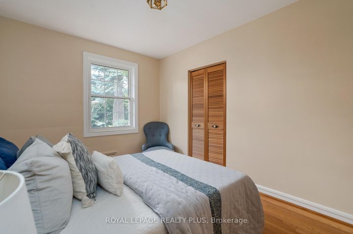 Photo 29 at 935 Hedge Drive, Lakeview, Mississauga