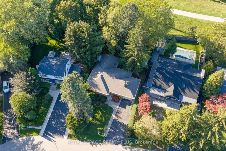 Photo 32 at 935 Hedge Drive, Lakeview, Mississauga