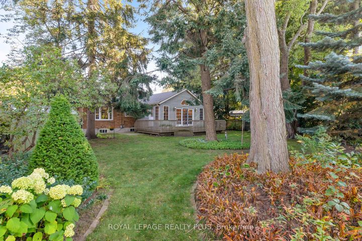 Photo 33 at 935 Hedge Drive, Lakeview, Mississauga