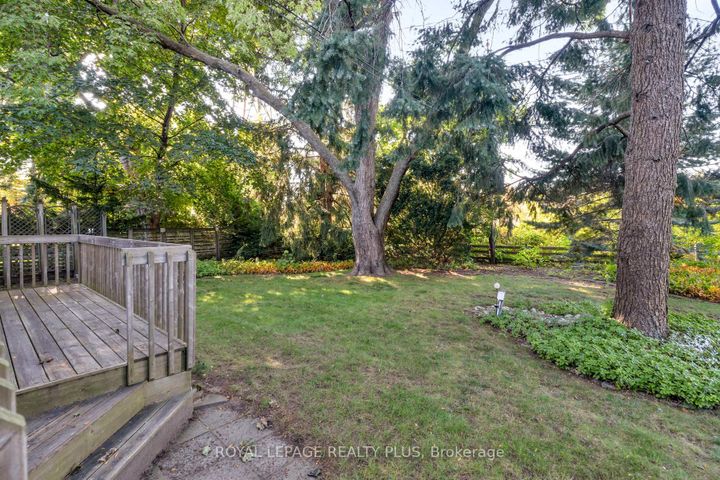 Photo 37 at 935 Hedge Drive, Lakeview, Mississauga