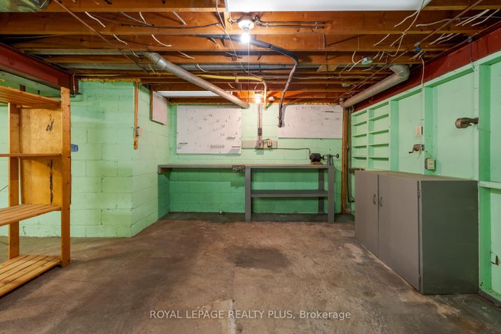 Photo 47 at 935 Hedge Drive, Lakeview, Mississauga