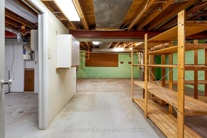 Photo 48 at 935 Hedge Drive, Lakeview, Mississauga