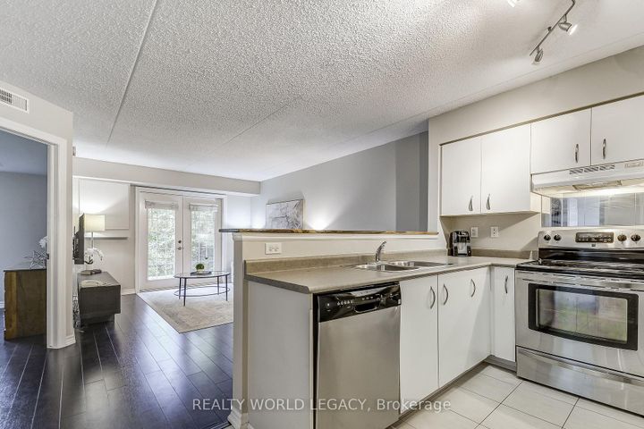Photo 5 at 103 - 2055 Appleby Line, Uptown, Burlington