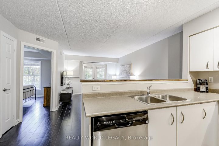 Photo 7 at 103 - 2055 Appleby Line, Uptown, Burlington