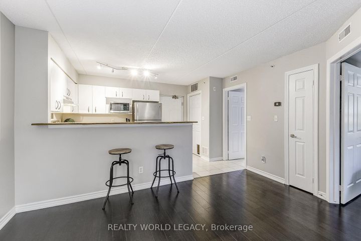 Photo 11 at 103 - 2055 Appleby Line, Uptown, Burlington