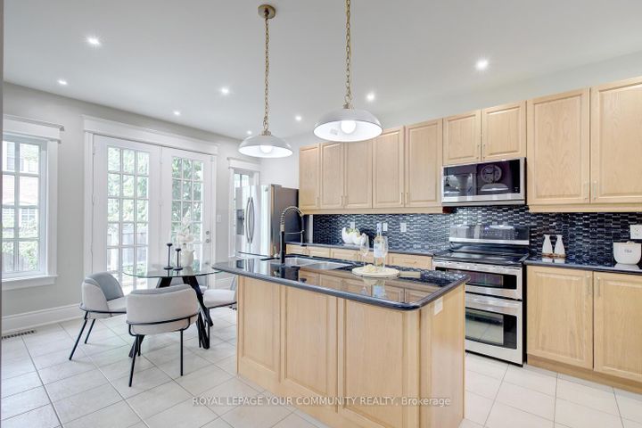 Photo 15 at 2 Aegis Drive, Patterson, Vaughan