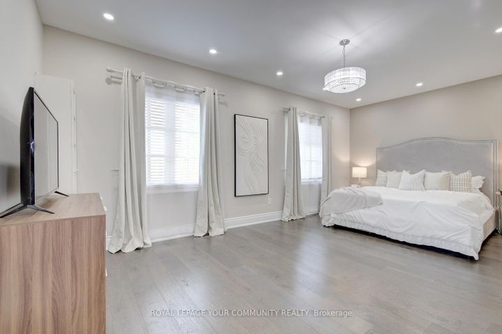 Photo 30 at 2 Aegis Drive, Patterson, Vaughan