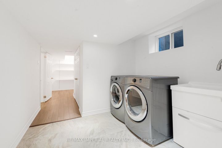 Photo 43 at 263 Upper Highland Crescent, Windfields, Toronto