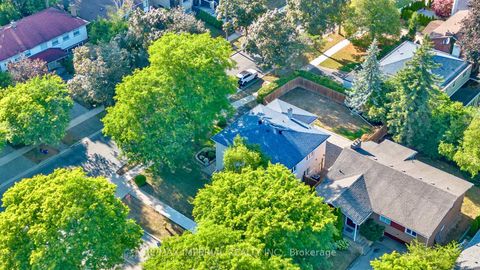 Photo 6 at 263 Upper Highland Crescent, Windfields, Toronto