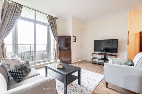 Photo 4 at 708 - 9225 Jane Street, Maple, Vaughan