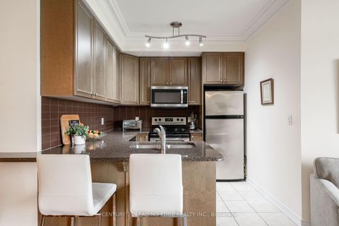 Photo 10 at 708 - 9225 Jane Street, Maple, Vaughan