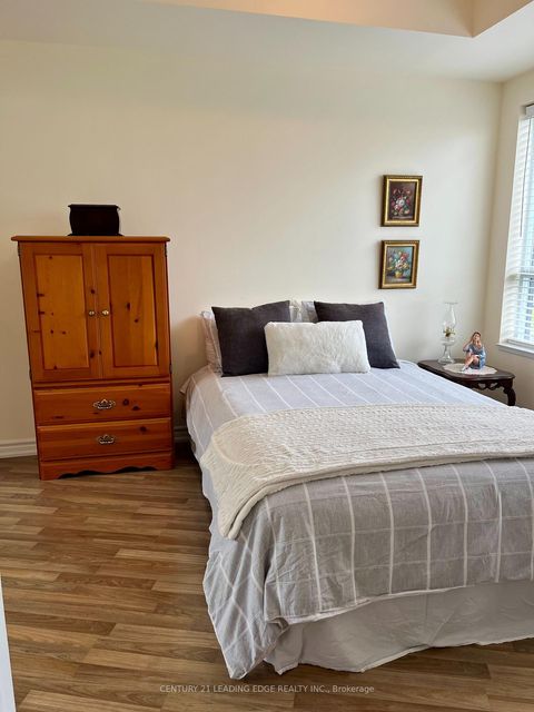 Photo 17 at 708 - 9225 Jane Street, Maple, Vaughan