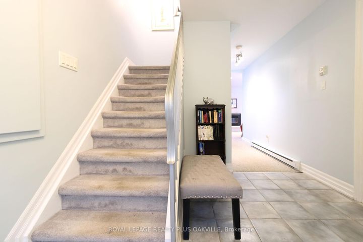Photo 4 at 2060 WATER'S EDGE Drive, BR Bronte, Oakville