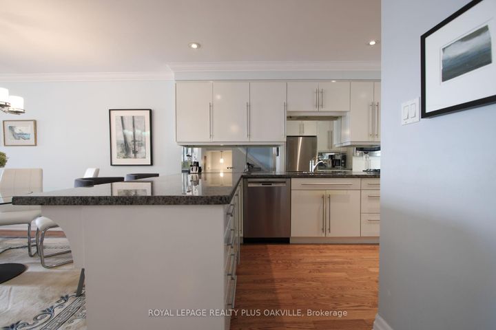 Photo 12 at 2060 WATER'S EDGE Drive, BR Bronte, Oakville