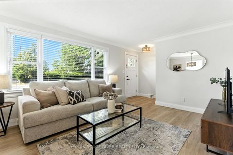 Photo 3 at 39 Southway Drive, Bowmanville, Clarington