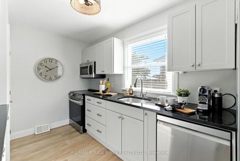 Photo 10 at 39 Southway Drive, Bowmanville, Clarington