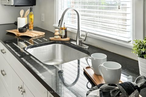 Photo 11 at 39 Southway Drive, Bowmanville, Clarington