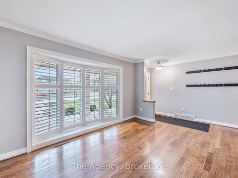 Photo 6 at 253 Margaret Drive, CO Central, Oakville