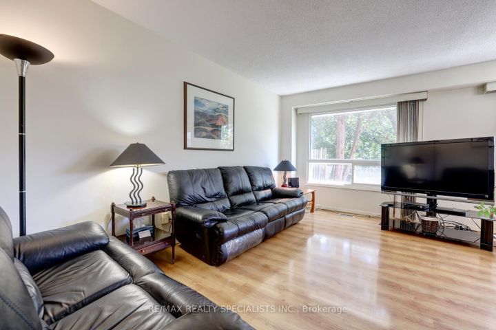 Photo 6 at 64 - 3125 Fifth Line W, Erin Mills, Mississauga